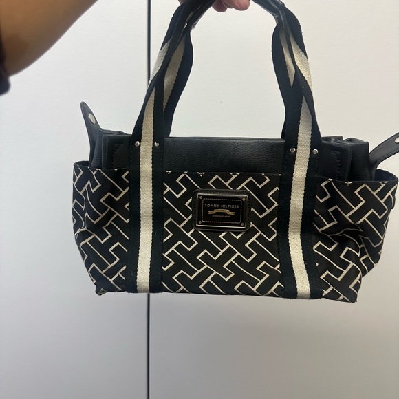 Tommy Hilfiger Black and White Geometric Tote - Picture 1 of 5